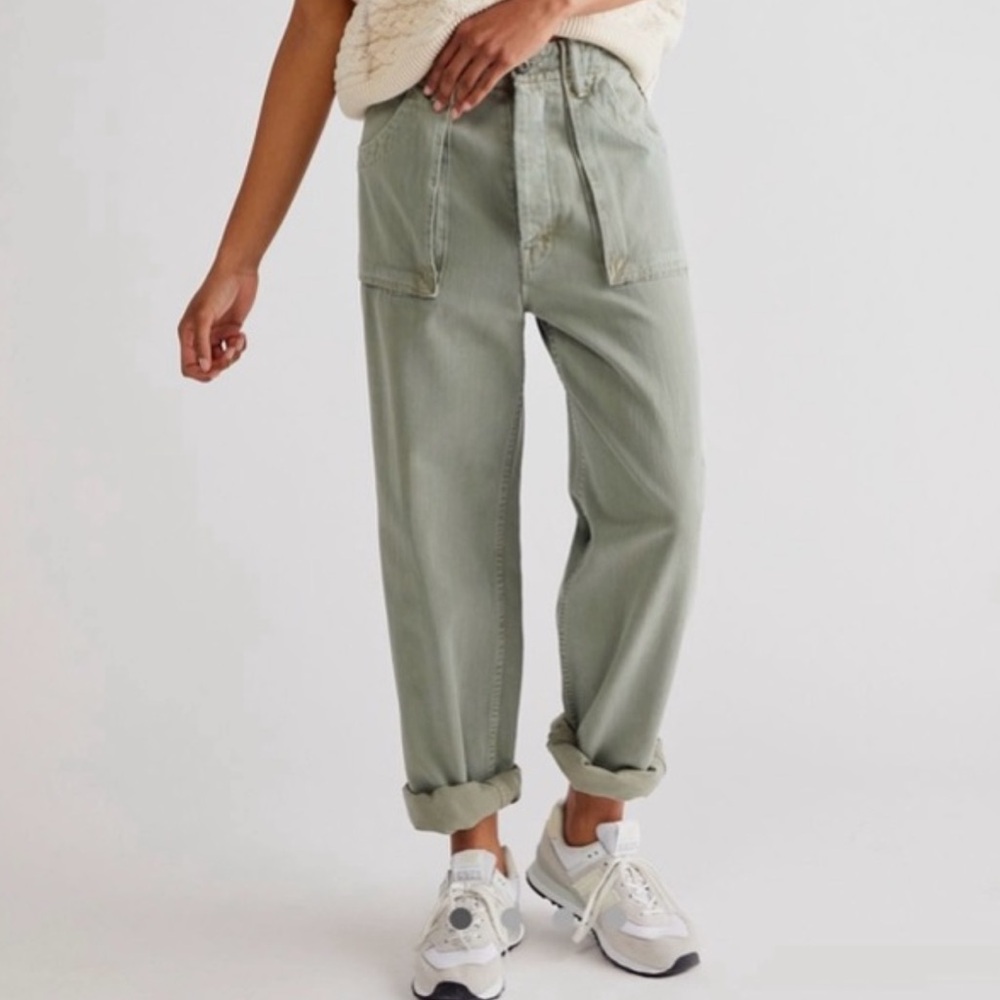Mother High Waisted curbside utility pant